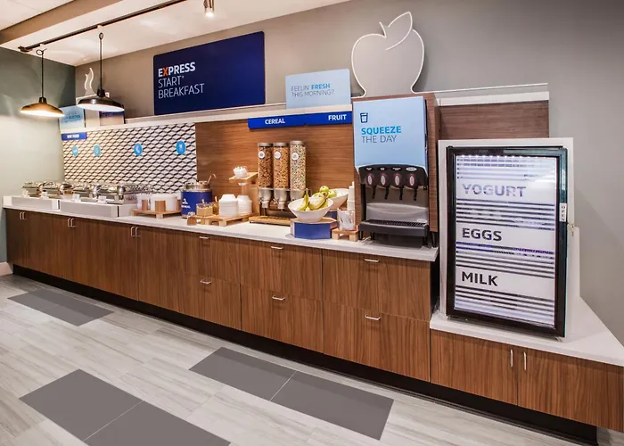 Holiday Inn Express Hotel & Suites Belmont By Ihg